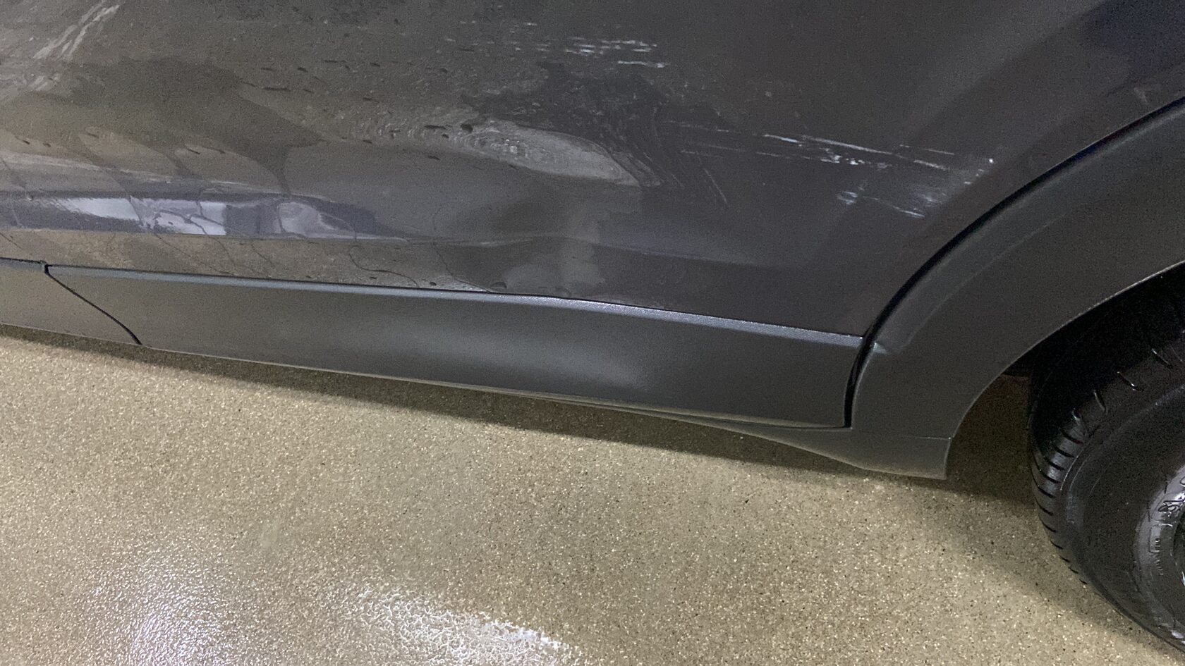 Automa&scaron;īnu sānu durvis. 
Remonts bez krāso&scaron;anas!